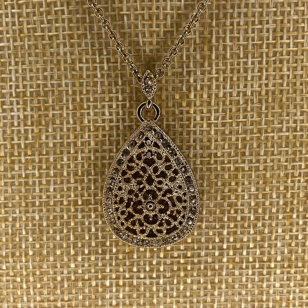 3/15 gold tone dainty fashion necklace